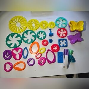 Wilton Gum paste and fondant flower cutters set